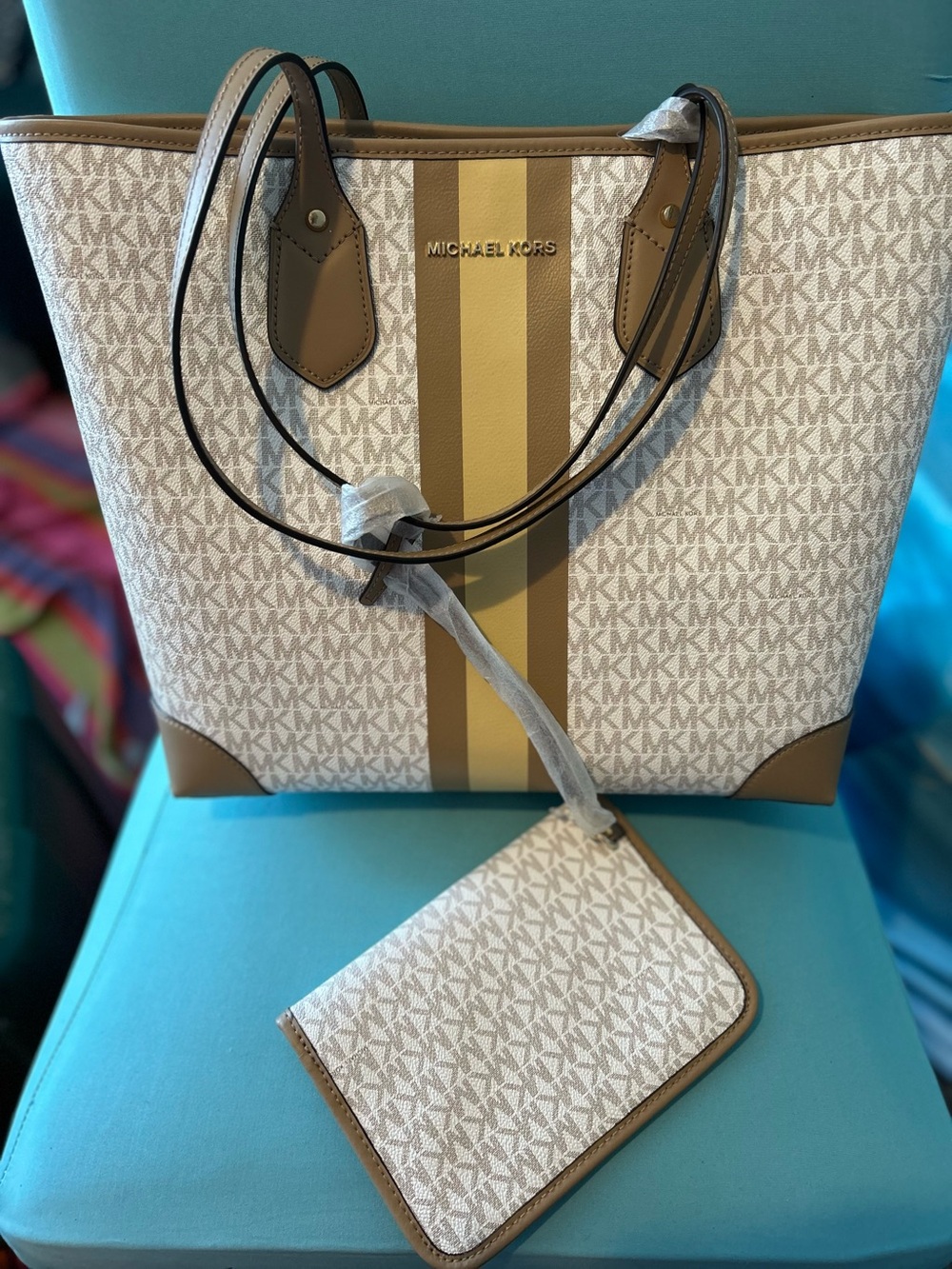 Michael Kors NEW Eva Tote Bag Beige - Retail $298  Mk